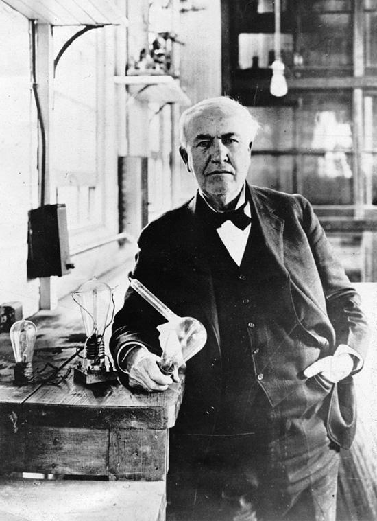 Thomas Edison Established world s 1 st research laboratory in 1876 Perfected incandescent light bulb (1880) Invented the entire system