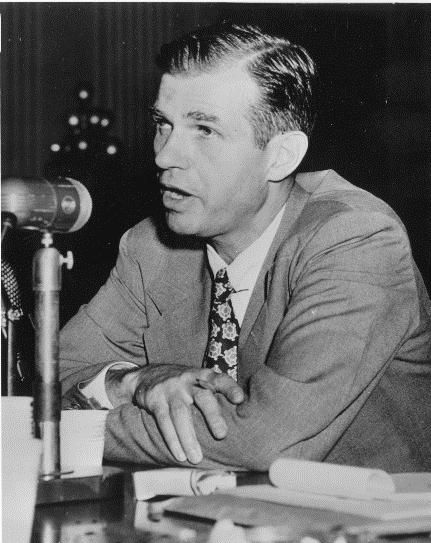 Personal Life Alger Hiss attended the top law school, Harvard Law, in 1926. Hiss was an exceptional student and was a recognized for his academic achievements.