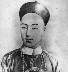 An Upsurge in Chinese Nationalism Growing Dissension Many Chinese resent growing power of outsiders, press for change 1898: Emperor Guangxu (gwahng shu) enacts reforms; Cixi restored to power, ends