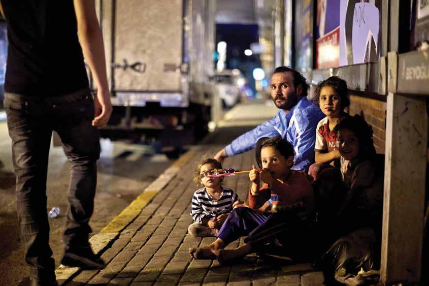 REGIONAL STRATEGIC OVERVIEW Regional Refugee & Resilience Plan 2015-2016 Turkey: This Syrian family with five young children including a two-month-old baby sleep under a bridge in Istanbul.