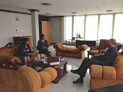 IOM s Head of Mission, Rogelio Bernal, met in the offices of the Ministry of the Interior with Hiroshima Villalva, Institution-building Project Manager for the Ministry of the