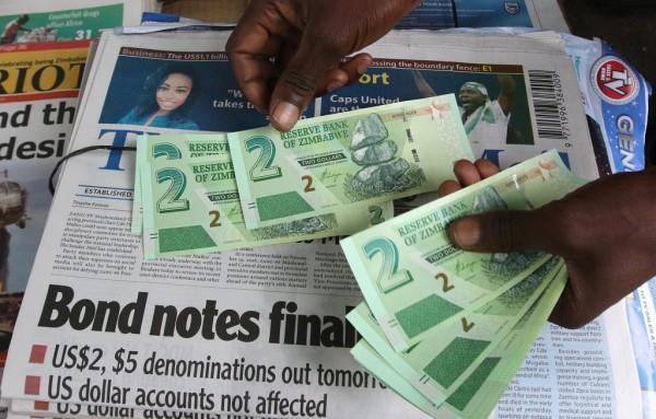 Picture 5:6 Bond notes and coins.