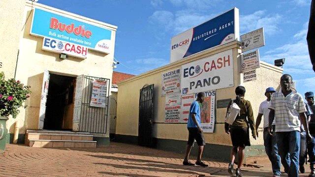 EcoCash Picture 5:8 EcoCash: Zimbabwe s biggest mobile money application. Sources: Left: Aaron Ufemeli (Mandizha, 2016). Right: Africa 24 News (Zuze, 2015).
