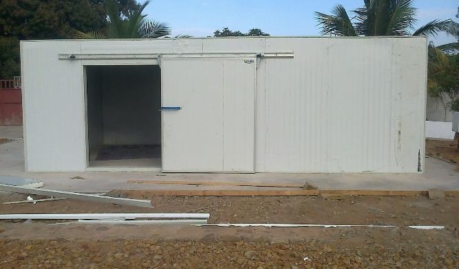 Picture 1:1 (Left) A refrigeration project in Mozambique enterprise in UAE Source: Participants (Right) A payment to a South Korean It was impossible to be at all these places, yet participants were