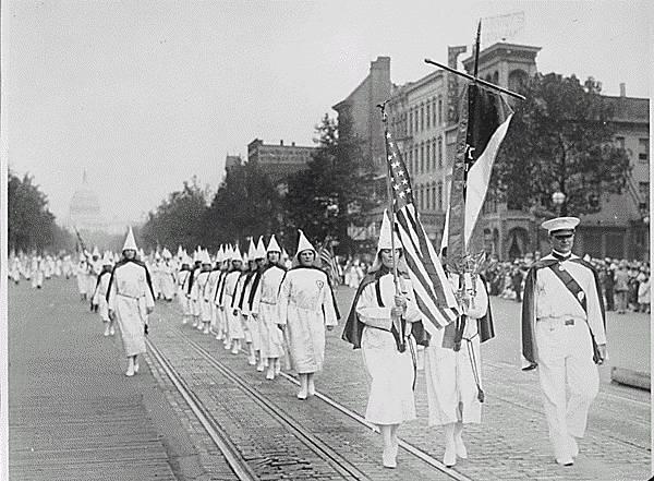 ID- Klanswomen on Parade Summary 2-What happened to the membership of the Klan in the 1920 s?