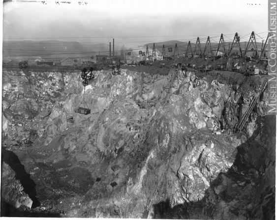 Amalgamated Asbestos Corporation mine named King s Pit. Thetford Mines, Quebec.
