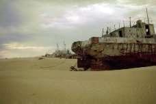 to destroy the sea. The problem is reduced to a problem of compensation between the farmers in Uzbekistan and Turkmenistan and the fishermen of the Aral Sea.