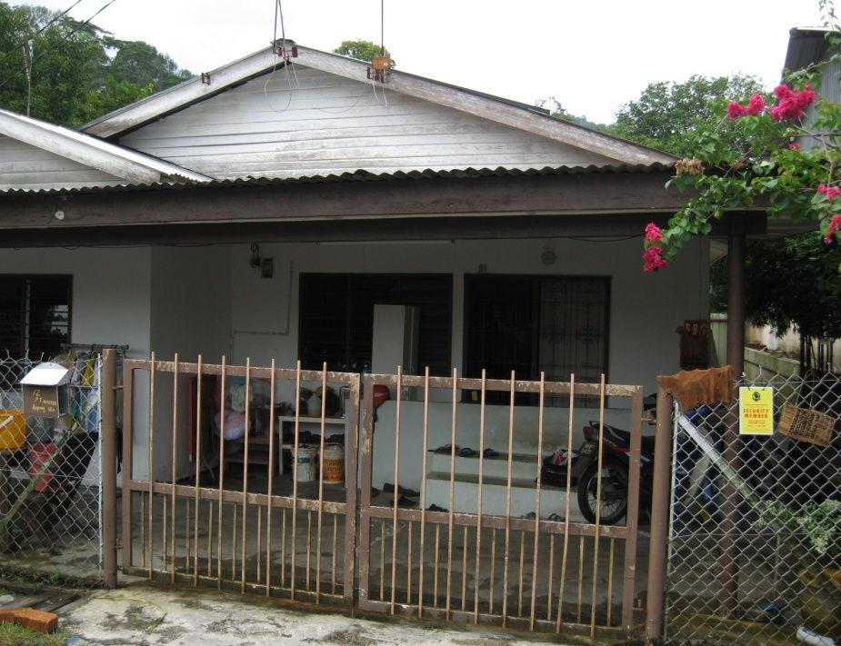 Photo 2: Old and dilapidated house Source: Phang and Tan (2012) Furthermore, the current restricted use of land in NVs is not able to meet the current needs of village inhabitants.