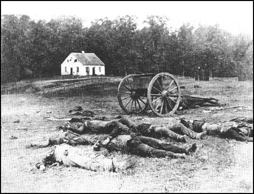 Military Strategy, campaigns, and battles Bull Run (July 1861) first battle, no picnic Union