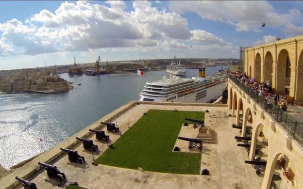 They offer fantastic views of the Grand Harbour, the cities of Senglea, Vittoriosa and Kalkara as well as the Breakwater.