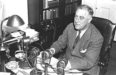 Fireside Chats FDR won the support of the people by giving 13 fireside chats on public radio He