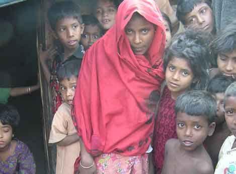 Chapter 17: The Situation of Refugees Rohingya Refugees in Nayapara and Kutupalong Refugee Camps According to the 2007 World Refugees Survey, 26,200 Rohingya refugees were confined at Nayapara and