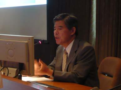 Hideharu Uemura, Department of Social Work, Japan College of Social Work, gave a presentation entitled, Community-based