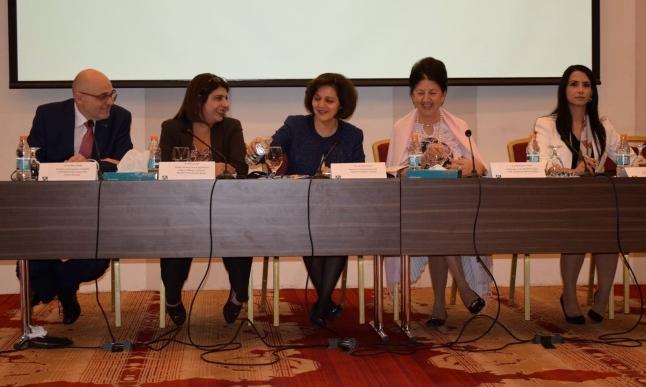 The quadrilogue representation, gender and regional balance among panellists was ensured as followed: Quadrilogue repartition among panellists Gender Balance among panellists 8 6 4 2 0 Governments