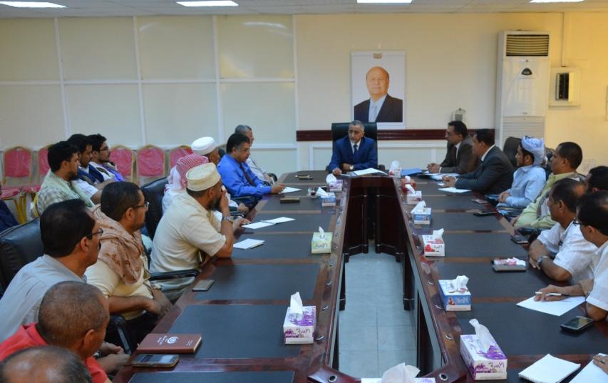 Governor of the Central Bank of Yemen Mohammad Zimam discussed with representatives of exchanging companies and licensed shops a number of issues related to keeping the price of the local currency