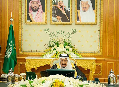 In a meeting chaired by King Salman bin Abdulaziz Al Saud in Riyadh on Tuesday, the Cabinet said the Houthi attacks are an explicit defiance to United Nations resolutions 2216 and 2231.