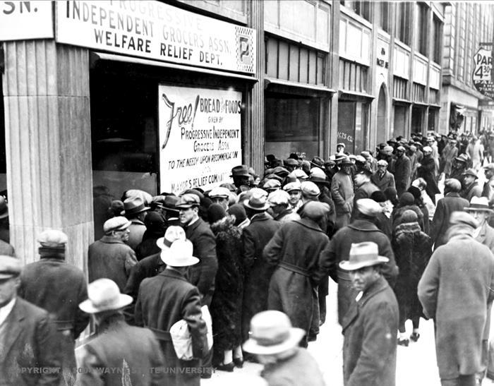 HI 346 The Great Depression The unemployed wait in line for food Sleeping quarters for the homeless during