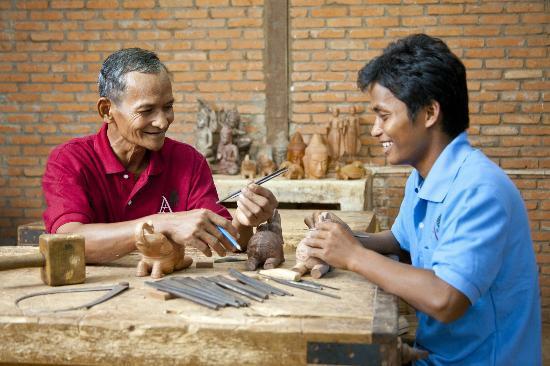 DR BEAT RICHNER Artisans Angkor is a Cambodian social business which was originally created to revive Khmer cultural heritage while helping young rural people finding work near their home