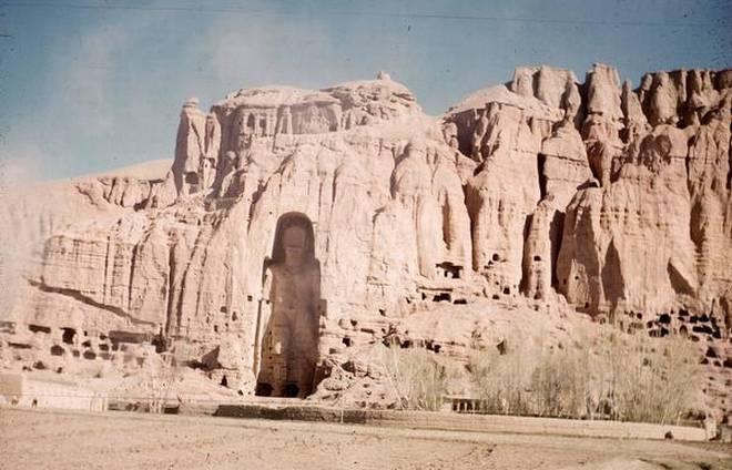 Prelims Bits 07-06-2018 The Buddhas of Bamiyan The Bamiyan valley is enclosed by the Hindu Kush Mountains, which is located in Afghanistan.