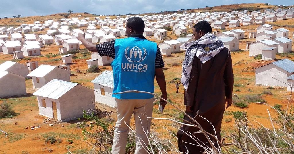 In Kismayo, UNHCR partner American Refugee Committee (ARC) started with the construction of 124 shelters.