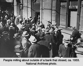 Bank Failure After the crash, Americans panicked & withdrew their money from banks By 1933, around 6,000 banks (25% of the nations