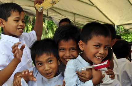 Report Cards middle Income Economy Indonesia #17 Photo: Ingrid Lund/Save the Children Photo: Save the Children OVerall rank: 17 Population (millions, 2012) 247 Population aged 0-19 39% GDP ($US