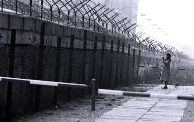 The Berlin Wall (1961-1989) The Berlin Wall