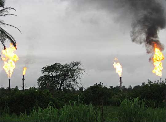 IMPACT OF OIL IN THE NIGER DELTA, NIGERIA GAS FLARRING GAS FLARRING TESTIMONIES GAS FLARRING.. Nigeria flares enough gas per year to A MONUMENTAL WASTE power a good portion of Africa.