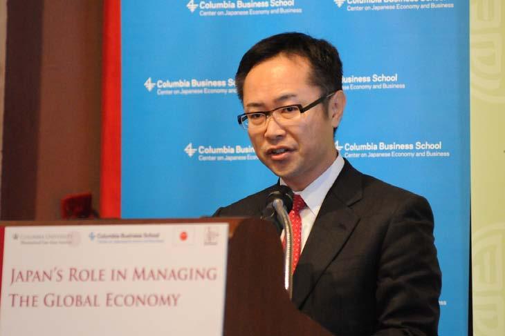 Japan s Role in Managing the Global Economy October 7, 2011 Motohisa Furukawa Minister of State for Economic and Fiscal Policy, Japan Amidst a potential double dip global recession, with particular