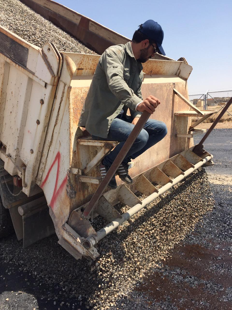 Improvement of internal road in khanke IDPs camp Duhok governorate Ø Double dressing In order to facilitate movement and access to services inside the camp, double bitumen surface dressing work