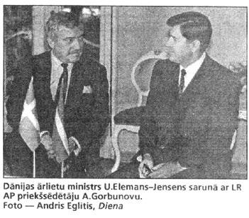 The photo illustrates the meeting between Uffe Ellemann-Jensen and Anatolijs Gorbunovs, Chairman of the Supreme Council of Latvia.