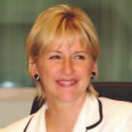 In March 2003 she became Minister for Social Affairs, Women, Family Affairs and Health of Lower Saxony, before she moved to the Federal Government in November 2005.