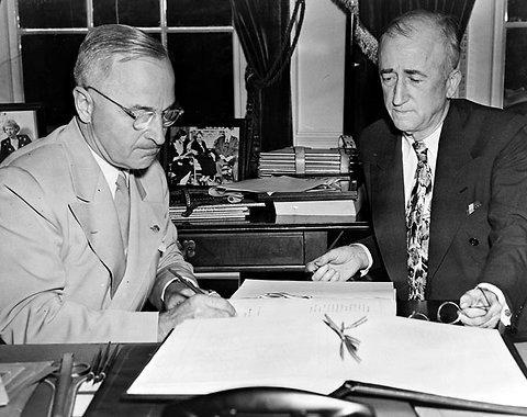 Truman s Goals Truman felt the US had a large economic stake in spreading democracy & free trade across the globe US industry boomed during the war,