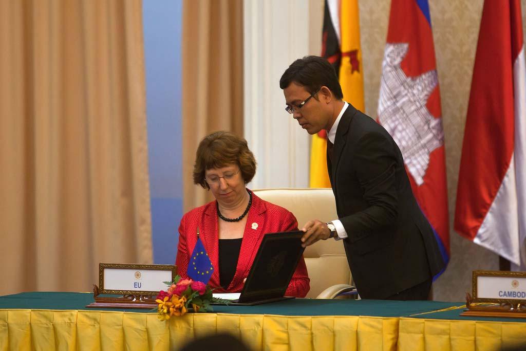 The High Representative, Cathy Ashton, co-chaired the 19 th ASEAN-EU Ministerial Meeting, opened an office in Rangoon, paid a visit to Thailand, Pakistan and Hong Kong, held the 3rd strategic