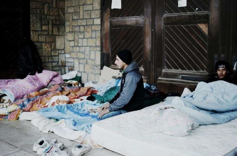 The CEAS at a crossroads: Consolidation and implementation at a time of new challenges UNHCR s recommendations to Latvia for the EU Presidency January - June 2015 Syrians sleep in front of a church