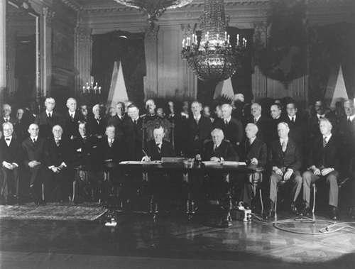 Kellogg-Briand Pact: 1928 15 nations committed to outlawing