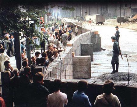 1961 Berlin Wall built Soviet Union closes access to
