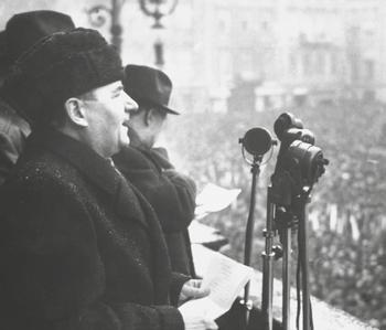 1.1 Early tensions between East and West A British point-of-view: Winston Churchill s Iron Curtain speech In March 1946, Winston Churchill gave a speech, which made it plain that he thought the